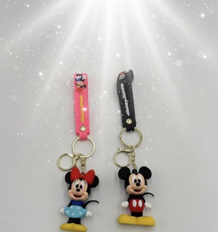 ميدالية ميكي وميني ماوس